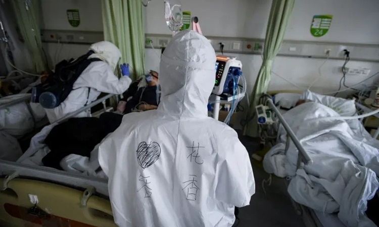 40 y bac si cung benh vien o vu han bi lay nhiem virus corona