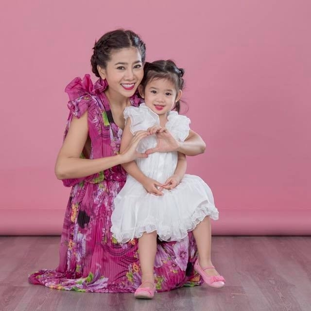 Tưởng nhớ Mai Phương, Phùng Ngọc Huy bị chỉ trích dữ dội tuong nho mai phuong phung ngoc huy bi chi trich du doi