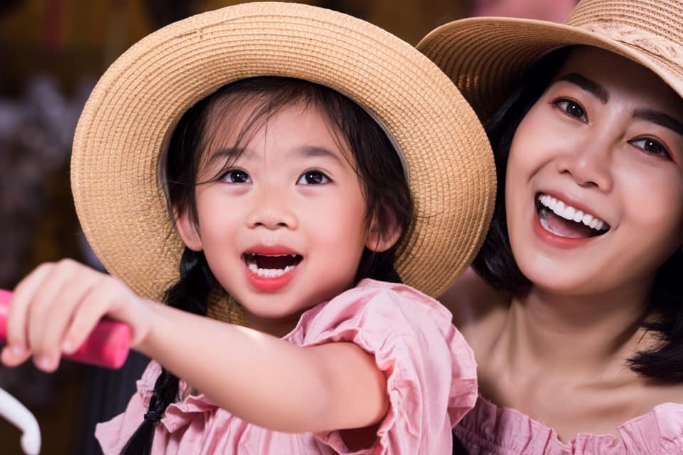 Bất ngờ danh tính người xin học bổng 100% của trường quốc tế cho con gái Mai Phương bat ngo danh tinh nguoi xin hoc bong 100 cua truong quoc te cho con gai mai phuong