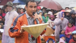 MC Quyền Linh: '20 năm giúp đời, giúp người vẫn thấy mình nhỏ bé, bình thường'