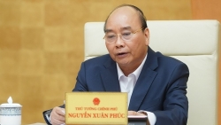 nguoi ha noi tim cho an pho trong ngay dau tien noi long gian cach xa hoi