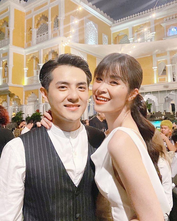 Minh Luân về miền Tây phát 4,5 tấn gạo, Đông Nhi - Ông Cao Thắng ủng hộ 250 triệu đồng chống dịch minh luan ve mien tay phat 45 tan gao dong nhi ong cao thang ung ho 250 trieu dong chong dich