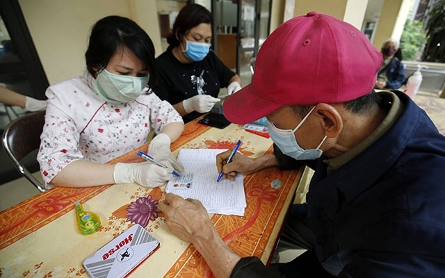 Chỉ cần ngồi nhà, người lao động vẫn có thể làm thủ tục hưởng gói hỗ trợ do Covid-19 chi can ngoi nha nguoi lao dong van co the lam thu tuc huong goi ho tro do covid 19