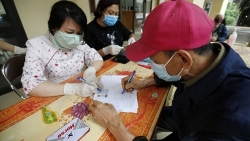 chum anh tranh co dong khap pho phuong trong cuoc chien chong covid 19