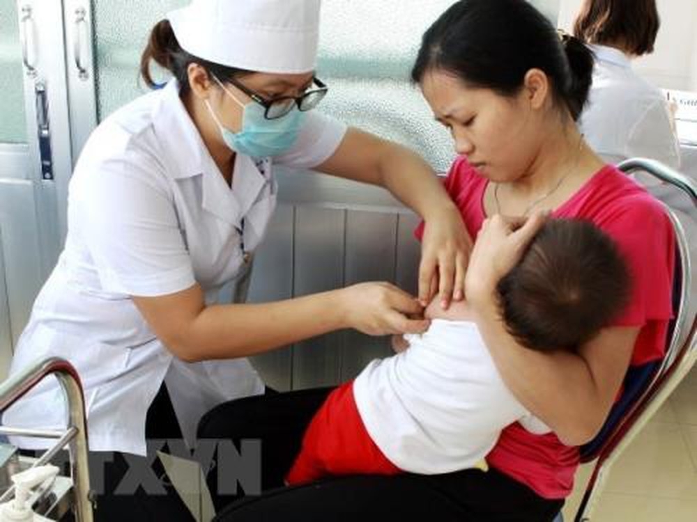 Sau hơn 1 tháng tạm dừng, Hà Nội triển khai tiêm chủng mở rộng trở lại sau hon 1 thang tam dung ha noi trien khai tiem chung mo rong tro lai