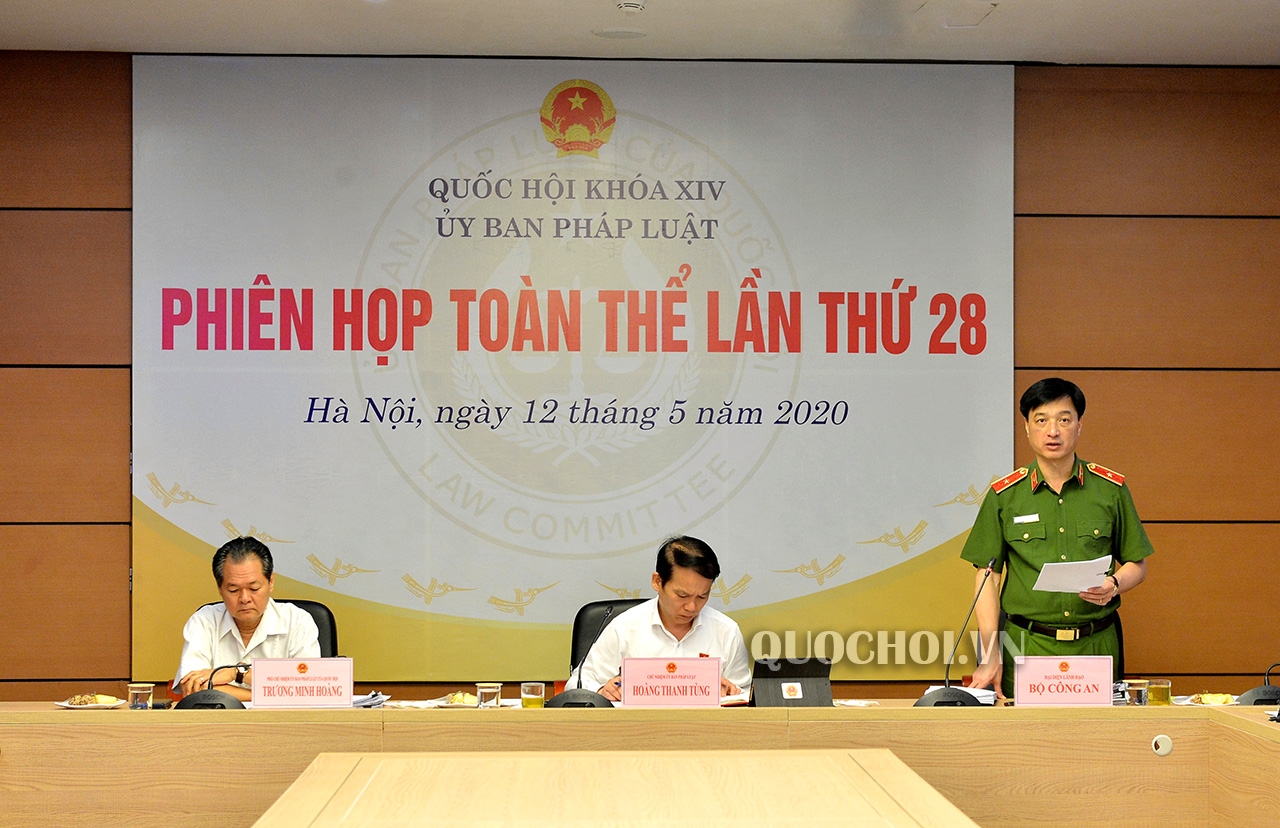 uy ban phap luat cua quoc hoi tan thanh bo so ho khau tam tru