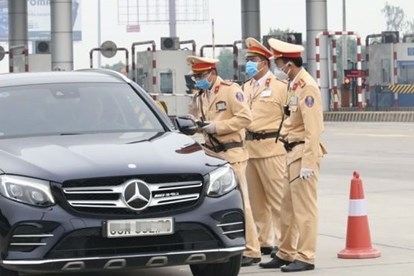 Những loại giấy tờ người đi xe máy và tài xế ô tô tham gia giao thông cần mang theo nhung loai giay to nguoi di xe may va tai xe o to tham gia giao thong can mang theo