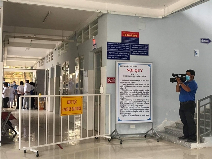 Yêu cầu Giám đốc Sở Y tế Bạc Liêu kiểm điểm vụ người bán rong vào khu cách ly COVID-19 yeu cau giam doc so y te bac lieu kiem diem vu nguoi ban rong vao khu cach ly covid 19