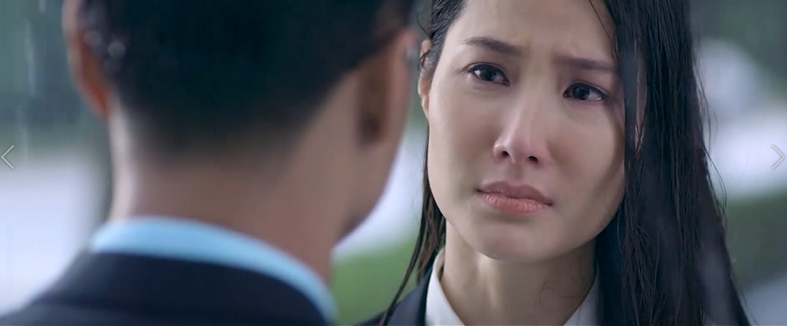 Tình yêu và tham vọng tập 21: Linh và Sơn ôm nhau dưới mưa tinh yeu va tham vong tap 21 linh va son om nhau duoi mua
