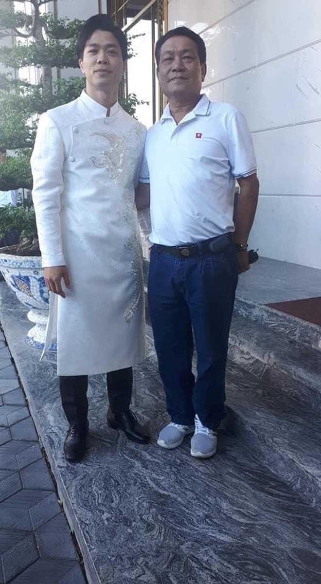 Loạt ảnh hiếm trong lễ đính hôn của Công Phượng - Viên Minh loat anh hiem trong le dinh hon cua cong phuong vien minh