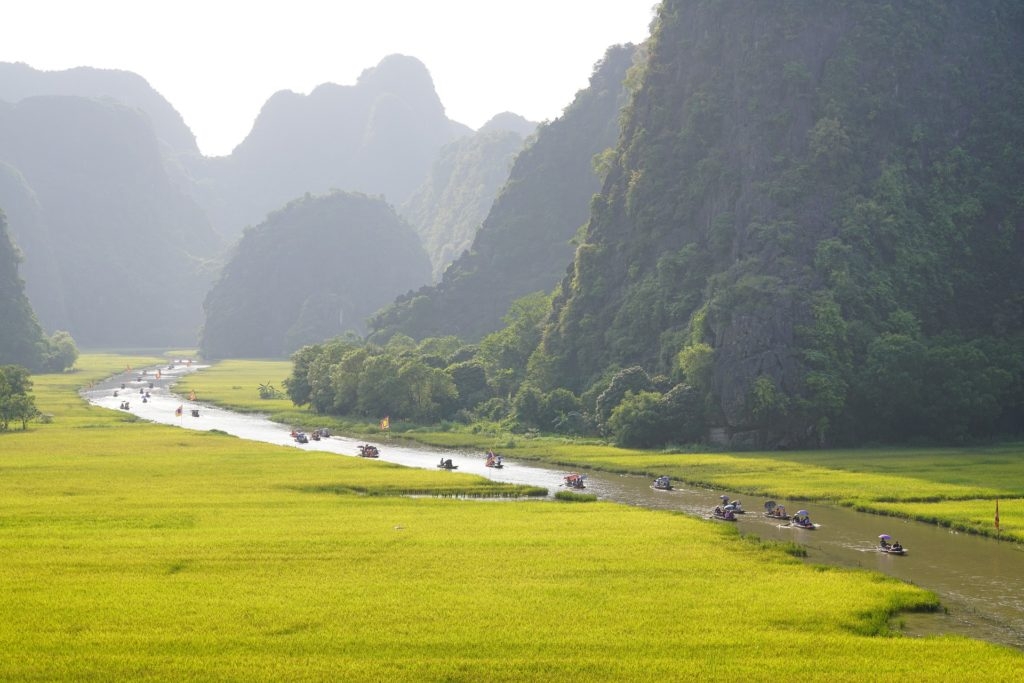 kham pha trang an chinh phuc lung cu va loat trai nghiem du lich khien khach tay an tuong