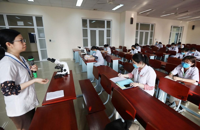 Vụ học phí trường Y Dược tăng đến 70 triệu đồng/năm, Bộ Y tế nói gì? vu hoc phi truong y duoc tang den 70 trieu dongnam bo y te noi gi