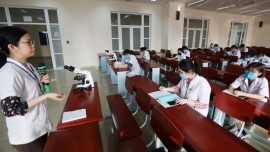 dh y duoc tphcm tang hoc phi 4 5 lan bo gd dt de nghi lam ro