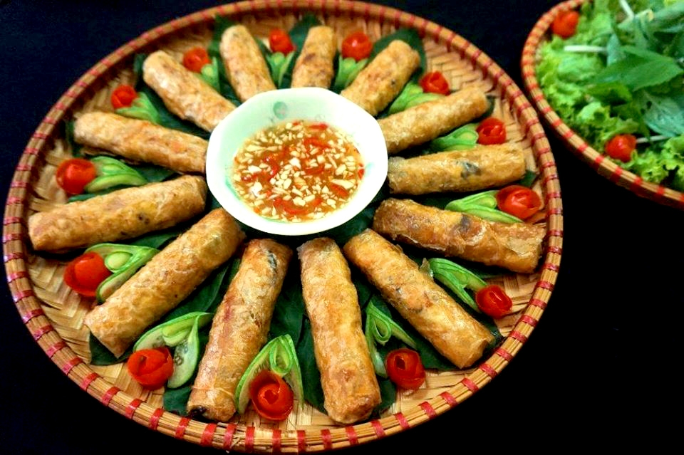 Cách bảo quản nem rán ngày Tết, đảm bảo ăn vẫn giòn ngon cach bao quan nem ran ngay tet dam bao an van gion ngon