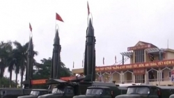 video nga lai cho phong hang loat ten lua khung mang suc manh kinh hon o bien den