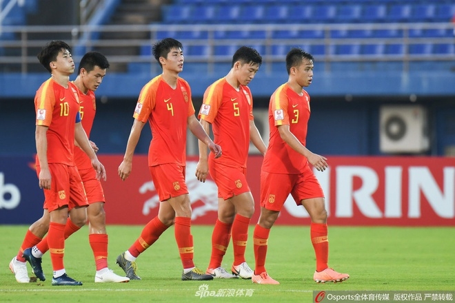 thua ca 3 tran o giai u23 chau a cau thu trung quoc oa khoc nuc no