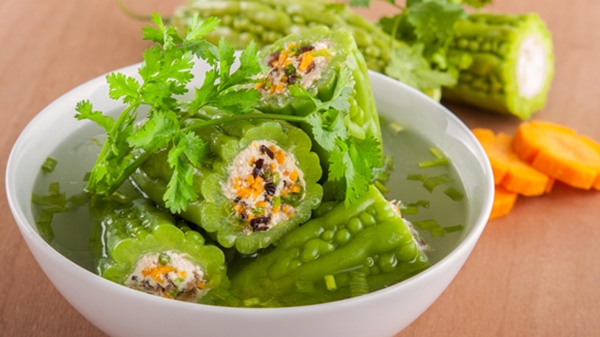 Món ăn ngày Tết: Miền Bắc cầu kì, miền Trung đơn giản, miền Nam ăn canh khổ qua đầu năm mới mon an ngay tet mien bac cau ki mien trung don gian mien nam an canh kho qua dau nam moi