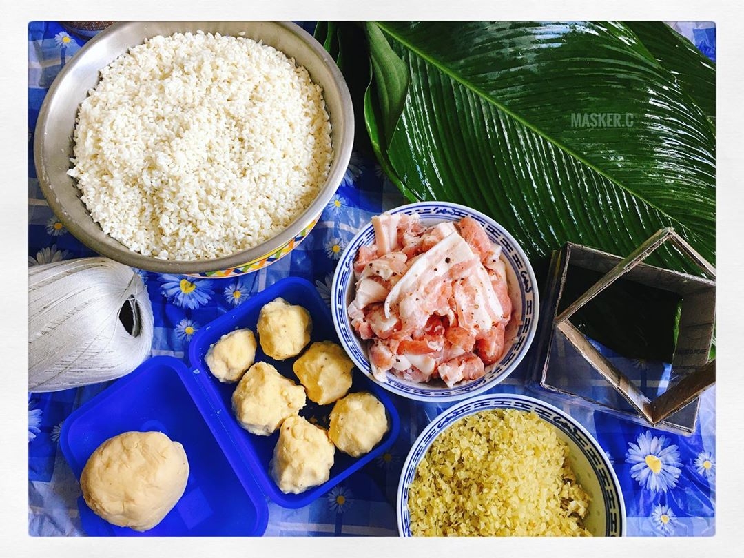 Ngày cuối năm, các gia đình sum vầy bên nhau canh nồi bánh chưng đón Tết ngay cuoi nam cac gia dinh sum vay ben nhau canh noi banh chung don tet