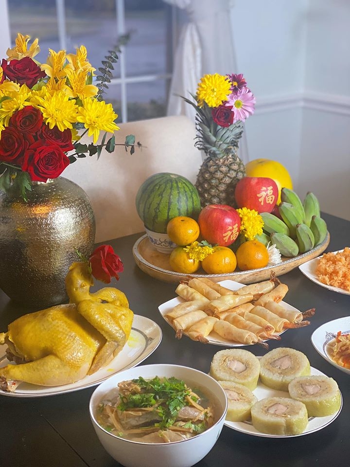 Mâm cơm mùng 1 Tết Canh Tý mong một năm ấm êm no đủ của các gia đình Việt mam com mung 1 tet canh ty mong mot nam am em no du cua cac gia dinh viet