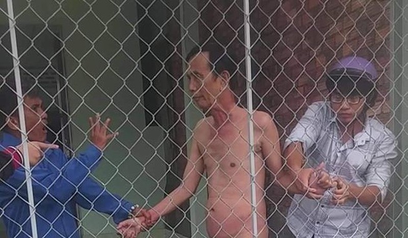 Gã đàn ông 63 tuổi bị bắt quả tang khi quan hệ tình dục với bé gái nhiều lần ga dan ong 63 tuoi bi bat qua tang khi quan he tinh duc voi be gai nhieu lan