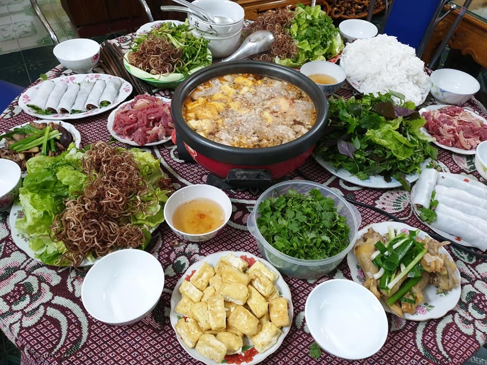 Lẩu riêu cua đồng, lẩu Thái chua cay sau những ngày Tết ăn bánh chưng, thịt gà lau rieu cua dong lau thai chua cay sau nhung ngay tet an banh chung thit ga