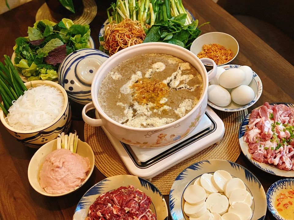 Lẩu riêu cua đồng, lẩu Thái chua cay sau những ngày Tết ăn bánh chưng, thịt gà lau rieu cua dong lau thai chua cay sau nhung ngay tet an banh chung thit ga