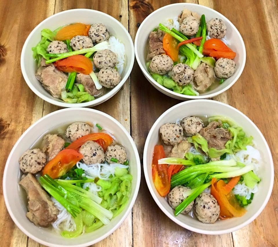 Cách làm bún sườn chua dọc mùng ăn chống ngấy hậu Tết Nguyên đán cach lam bun suon chua doc mung an chong ngay hau tet nguyen dan