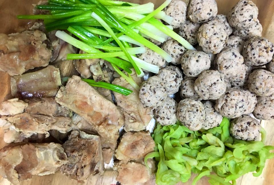 Cách làm bún sườn chua dọc mùng ăn chống ngấy hậu Tết Nguyên đán cach lam bun suon chua doc mung an chong ngay hau tet nguyen dan