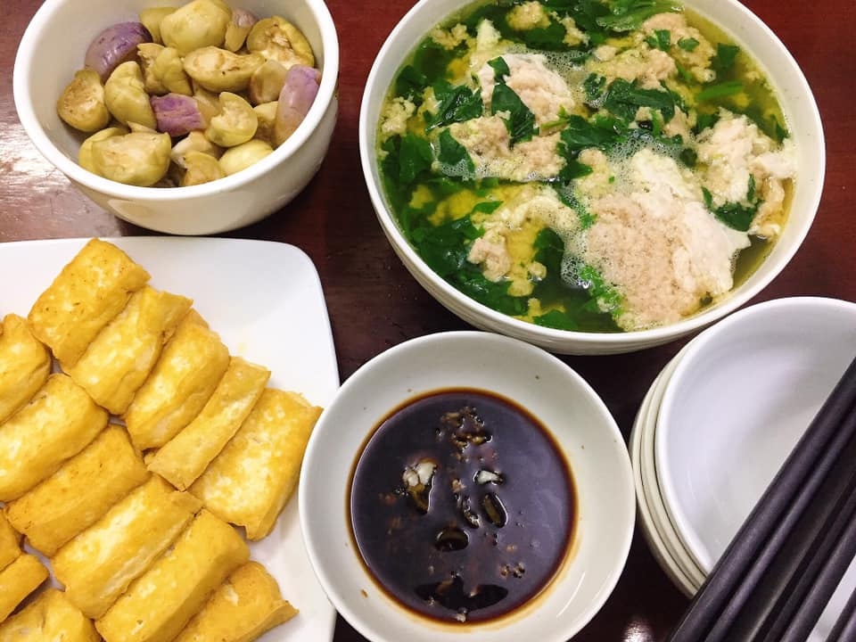 Cơm dưa cà, đậu phụ, canh cua - 'đặc sản' những ngày hậu Tết Nguyên đán mam com dau nam toan dua ca dau phu tom rang nhung hap dan cua cac gia dinh viet