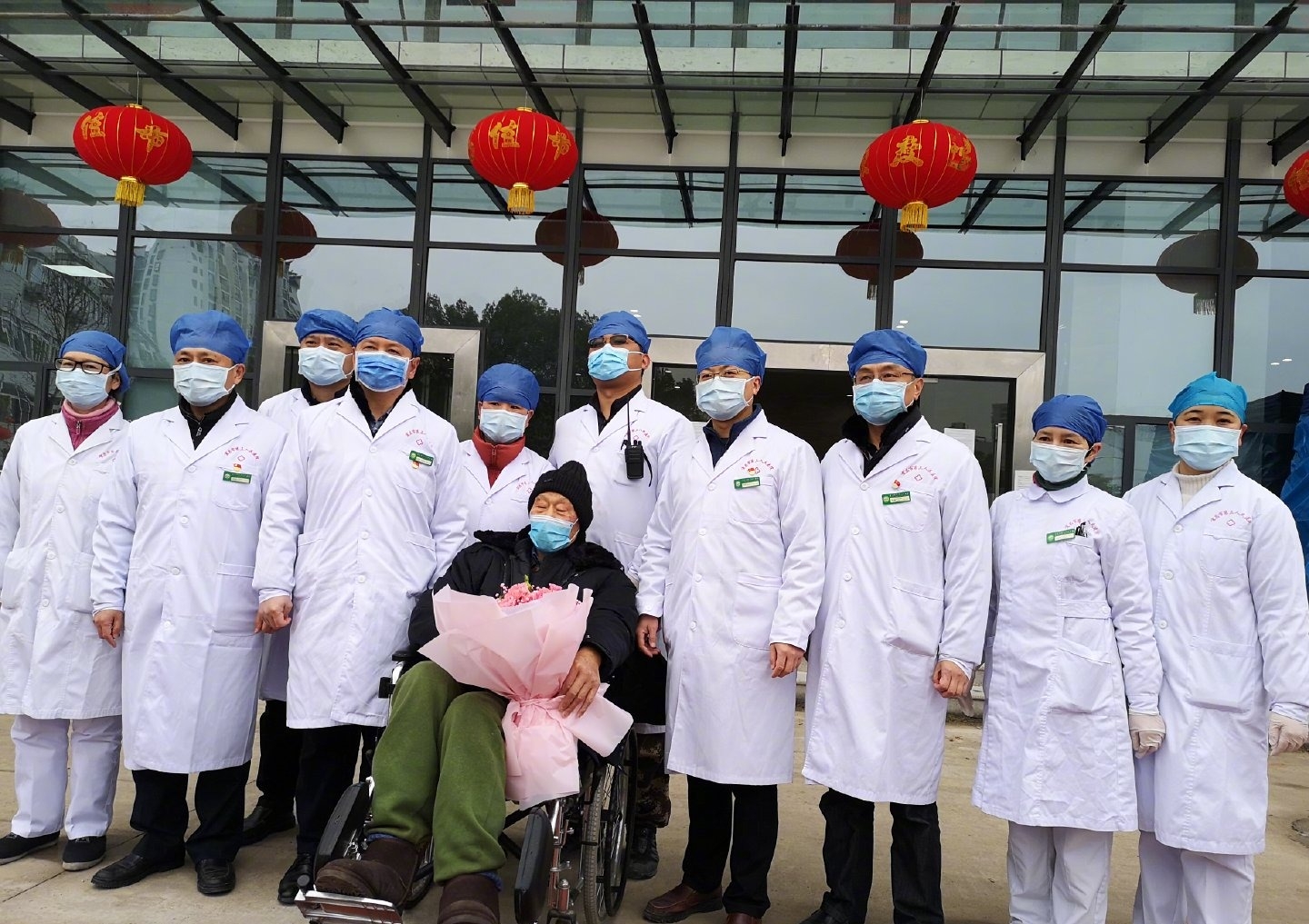 Cụ ông 91 tuổi nhiễm virus corona ở Trung Quốc khỏi bệnh, được xuất viện cu ong 91 tuoi nhiem virus corona o trung quoc khoi benh duoc xuat vien