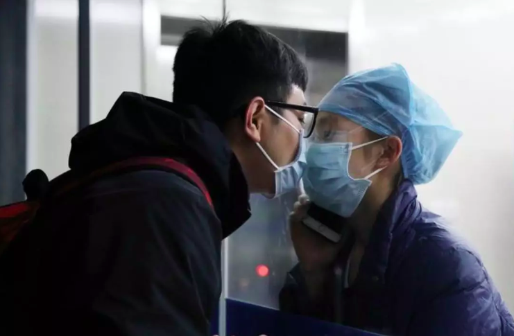 Chuyện tình xúc động của những y bác sĩ chống dịch virus corona chuyen tinh xuc dong cua nhung y bac si chong dich virus corona