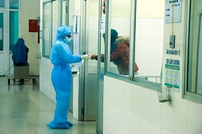 Đà Nẵng: 8 bác sĩ chống dịch corona được khen thưởng da nang 8 bac si chong dich corona duoc khen thuong