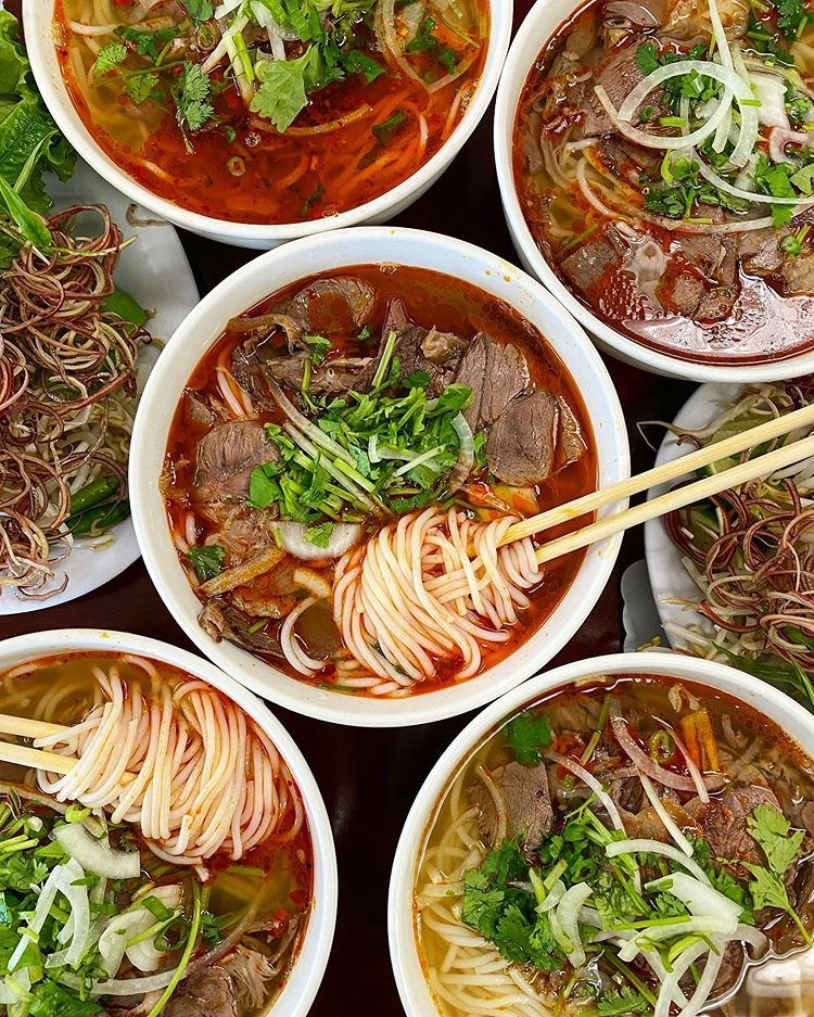 cong thuc nau bun bo hue cho bua sang tai nha vua sach vua ngon