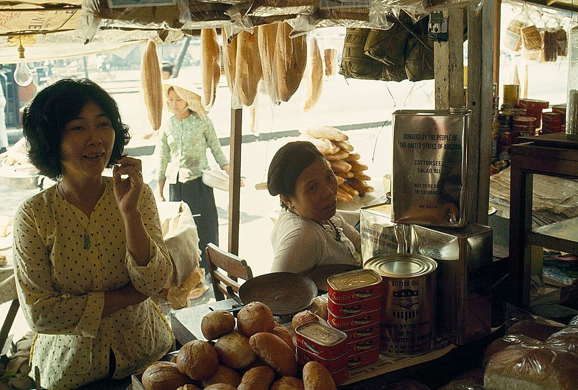 Nhịp sống Sài Gòn những năm 60 qua ống kính phóng viên ảnh National Geographic nhip song sai gon nhung nam 60 chan thuc song dong qua ong kinh phong vien anh national geographic