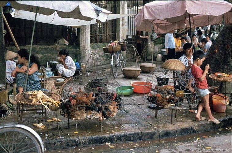Nhịp sống Hà Nội qua những khu chợ phố cổ năm 1991-1993 nhip song ha noi qua nhung khu cho pho co nam 1991 1993