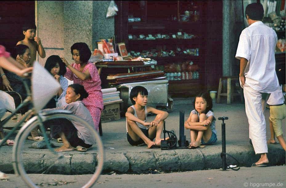 Nhịp sống Hà Nội qua những khu chợ phố cổ năm 1991-1993 nhip song ha noi qua nhung khu cho pho co nam 1991 1993