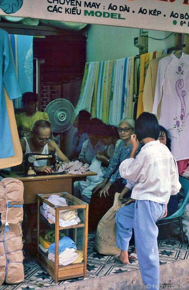 Nhịp sống Hà Nội qua những khu chợ phố cổ năm 1991-1993 nhip song ha noi qua nhung khu cho pho co nam 1991 1993