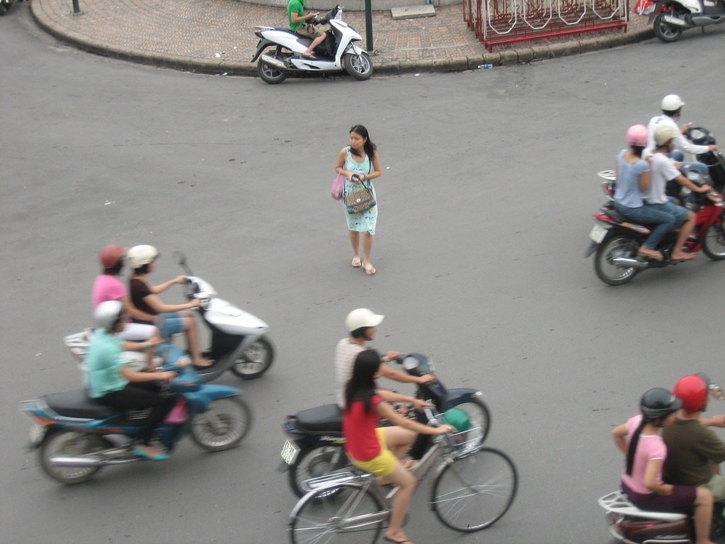 Tình yêu trên yên xe và những điều ở Việt Nam khiến khách Tây ấn tượng tinh yeu tren yen xe va nhung dieu o viet nam khien khach tay an tuong