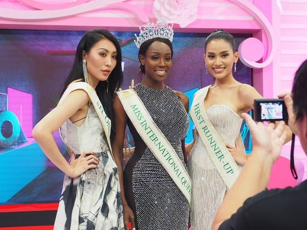 Tân Hoa hậu Chuyển giới Quốc tế 2019 gây thiện cảm, xóa bỏ định kiến khi bị so sánh với Hương Giang tan hoa hau chuyen gioi quoc te 2019 gay thien cam xoa bo dinh kien khi bi so sanh voi huong giang