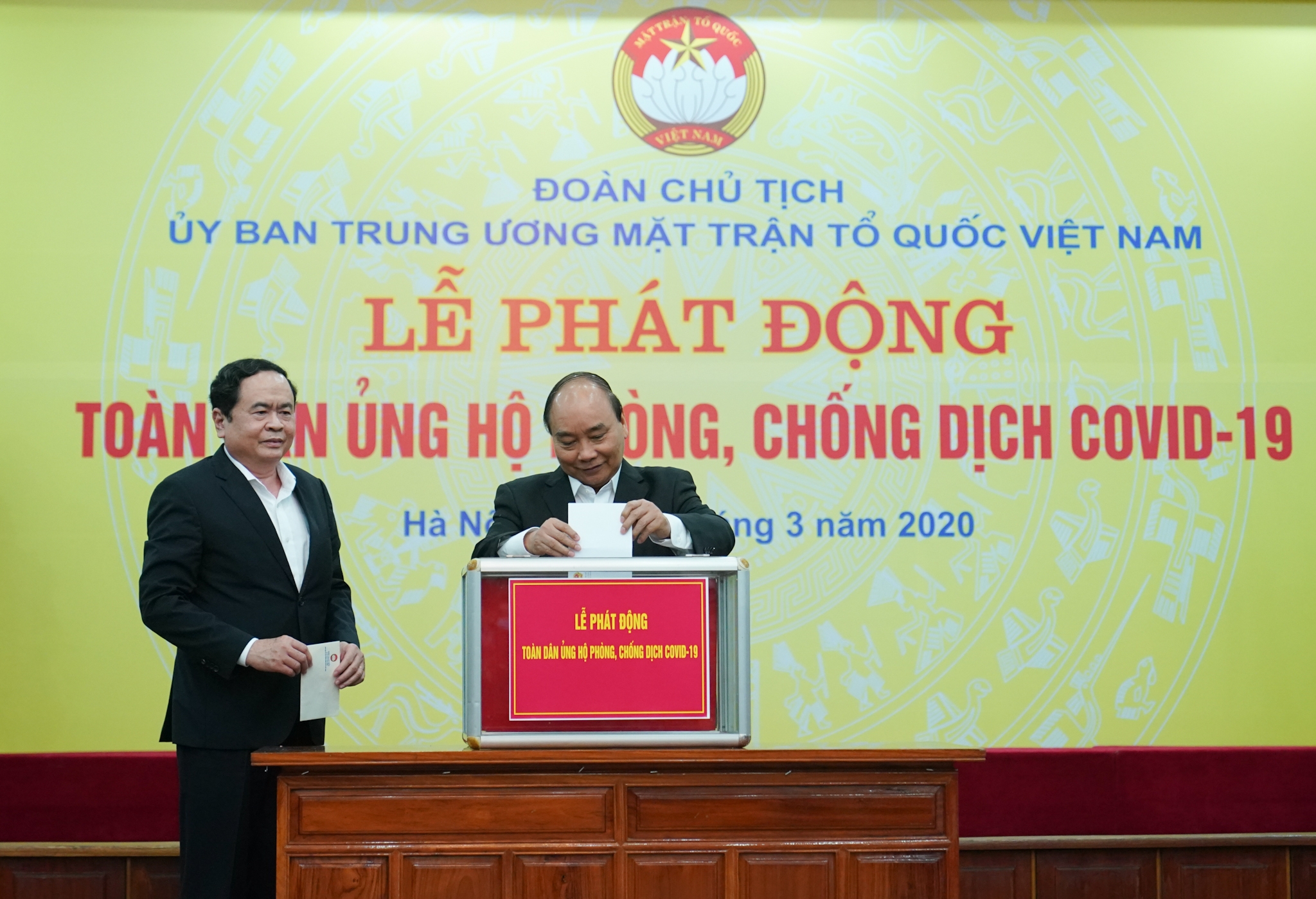 Thủ tướng dự lễ phát động toàn dân ủng hộ phòng chống dịch Covid-19 thu tuong du le phat dong toan dan ung ho phong chong dich covid 19