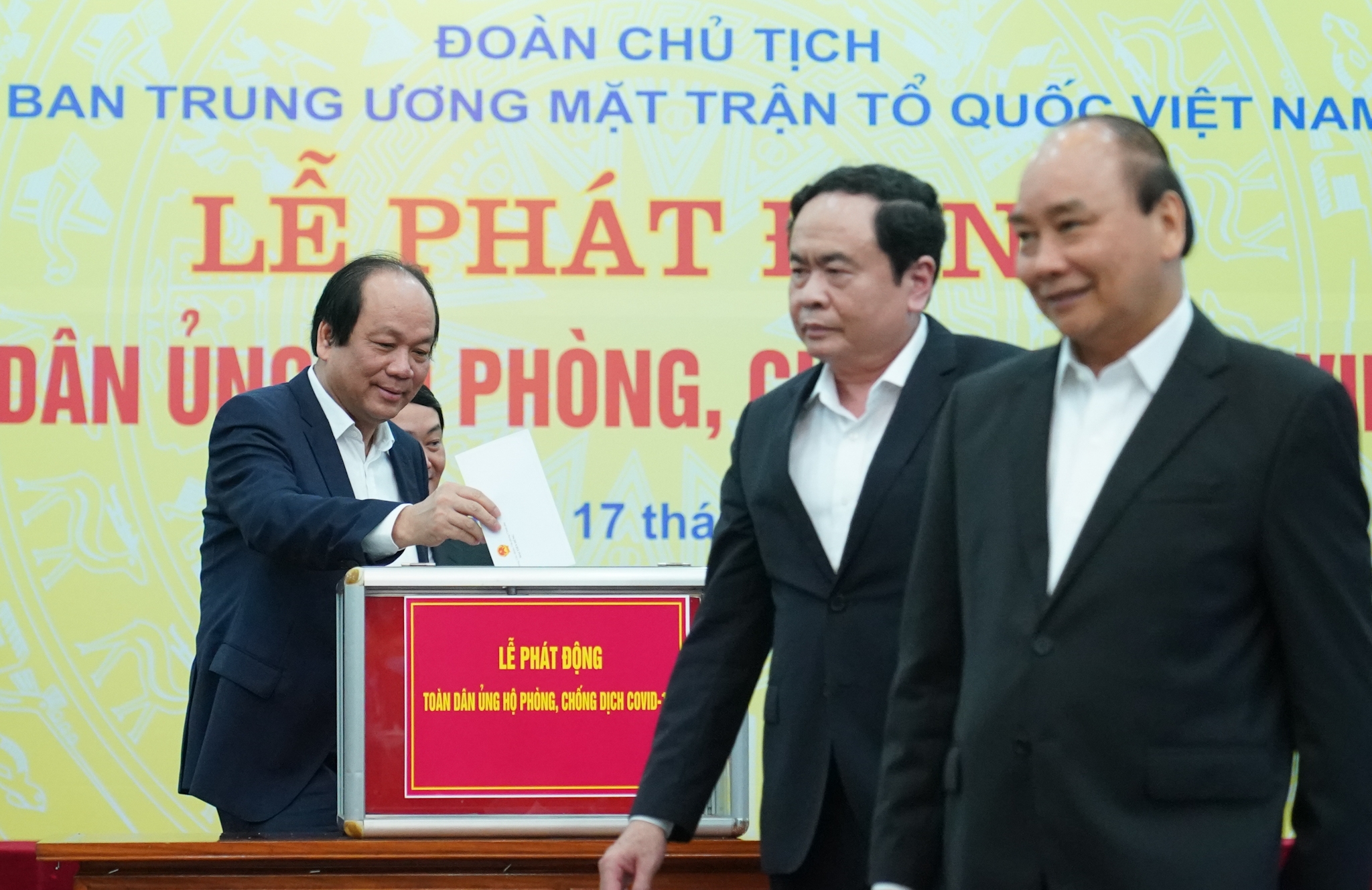 Thủ tướng dự lễ phát động toàn dân ủng hộ phòng chống dịch Covid-19 thu tuong du le phat dong toan dan ung ho phong chong dich covid 19