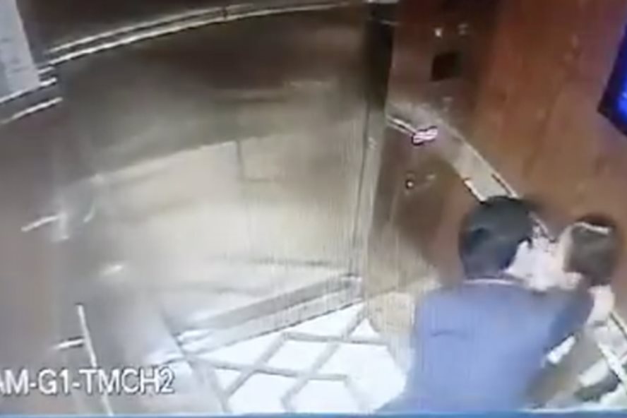 Trẻ đi thang máy một mình cần học những kỹ năng tự vệ này tre di thang may mot minh can hoc nhung ky nang tu ve nay