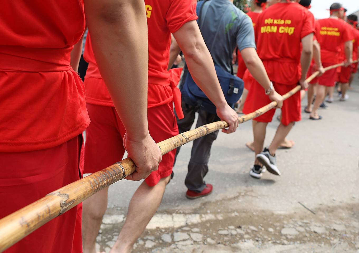 trai lang o ha noi dua suc trong le hoi keo co ngoi