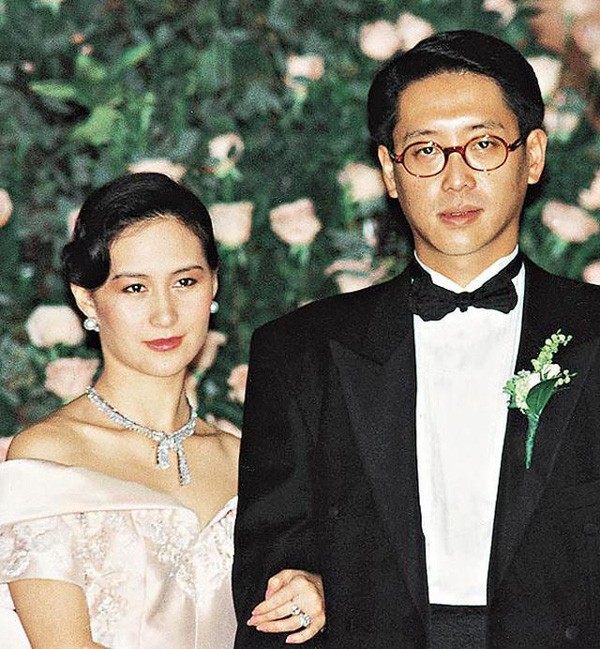 Mấy ai bản lĩnh như người đàn bà này, bị phản bội vẫn sẵn sàng buông bỏ, ngày đi dự đám cưới chồng cũ đã ở một "đẳng cấp" khác biệt may ai ban linh nhu nguoi dan ba nay bi phan boi van san sang buong bo ngay di du dam cuoi chong cu da o mot dang cap khac biet
