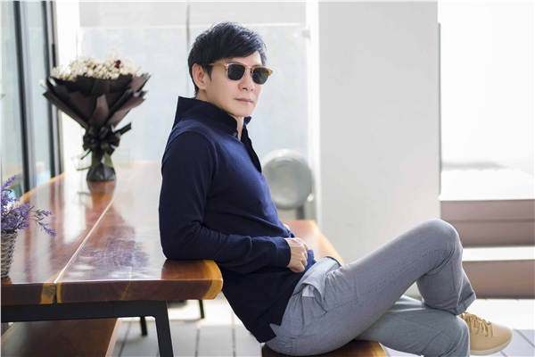 Lý Hải - Ca sĩ "lỗi thời" hay đạo diễn "được thời"? ly hai ca si loi thoi hay dao dien duoc thoi