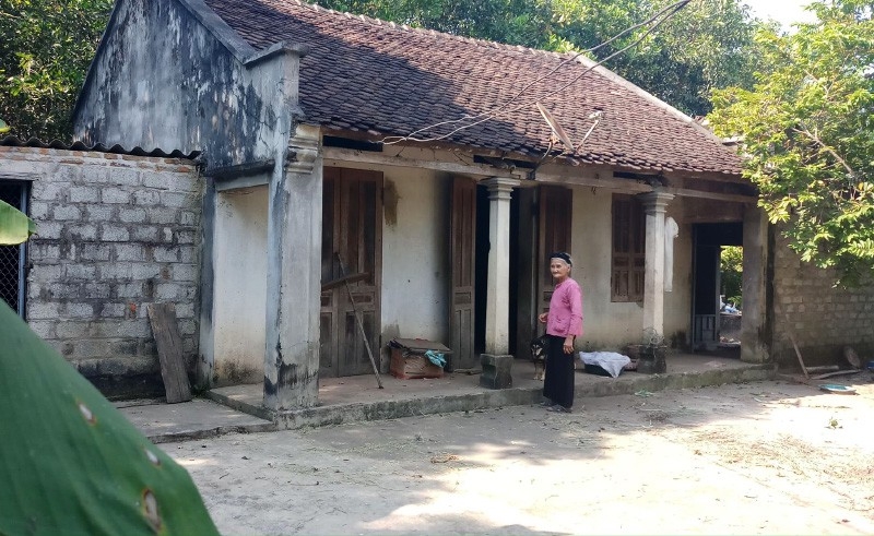 Cụ bà đạp xe đến xã quyên góp 2 triệu đồng chống Covid-19 cu ba tung dap xe xin thoat ngheo quyen gop 2 trieu dong chong covid 19