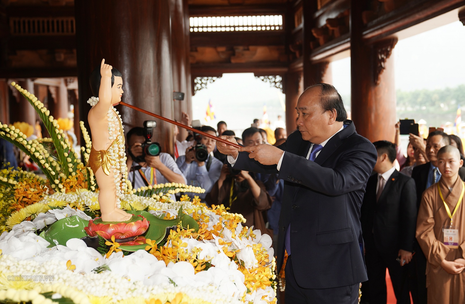 khai mac dai le vesak 2019 va nhung hinh anh an tuong