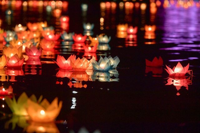 Chùa Tam Chúc đẹp lung linh trong đêm hoa đăng cầu hòa bình thế giới chua tam chuc dep lung linh trong dem hoa dang cau hoa binh the gioi