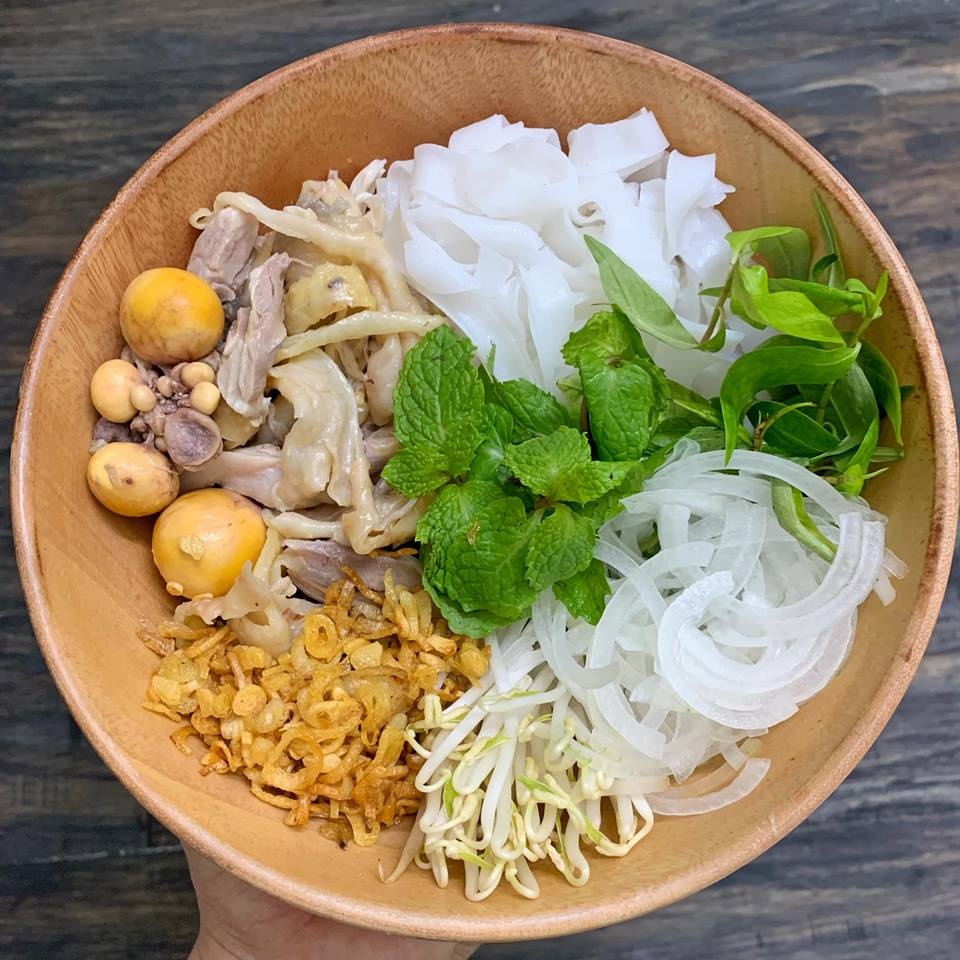 Món ngon dễ làm: Phở gà và chè sầu riêng sương sa hạt lựu mon ngon de lam pho ga va che sau rieng suong sa hat luu