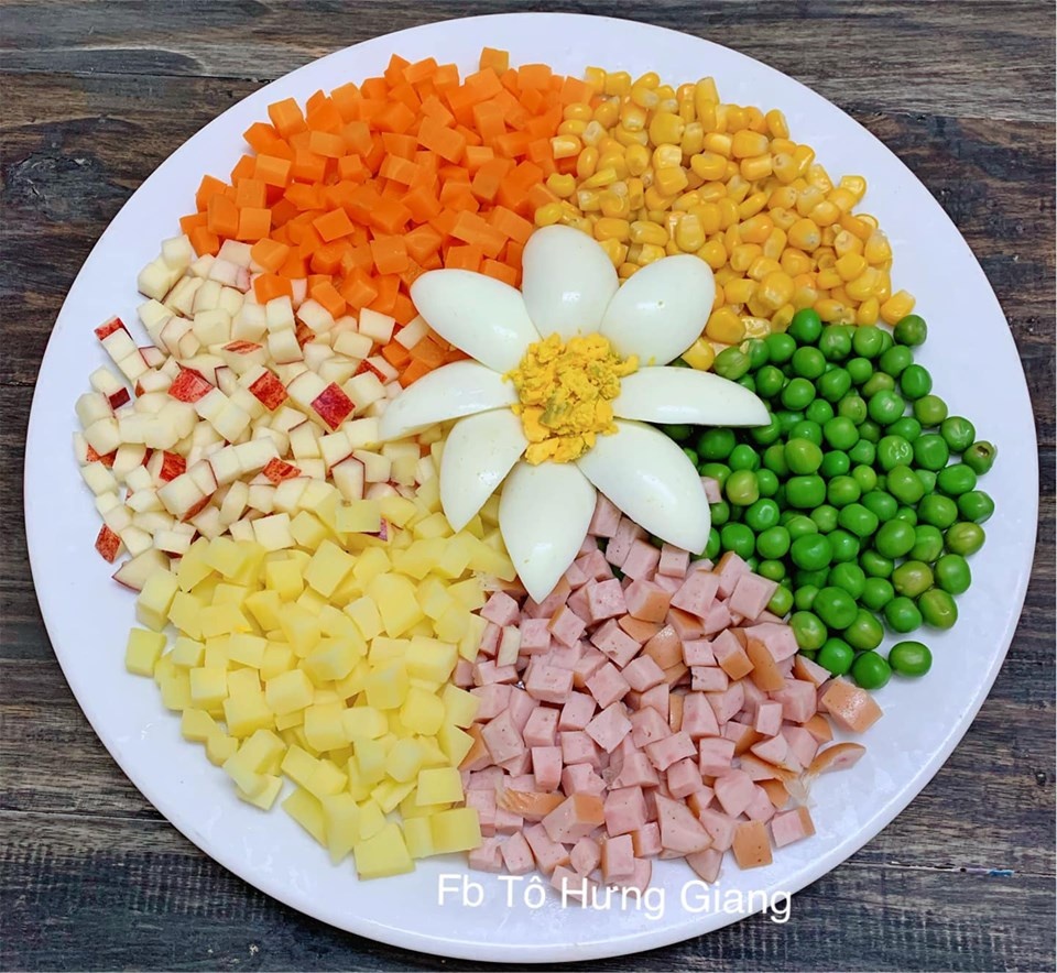 Món ngon dễ làm: Sườn xào chua ngọt ăn cùng salad Nga mon ngon de lam suon xao chua ngot an cung salad nga